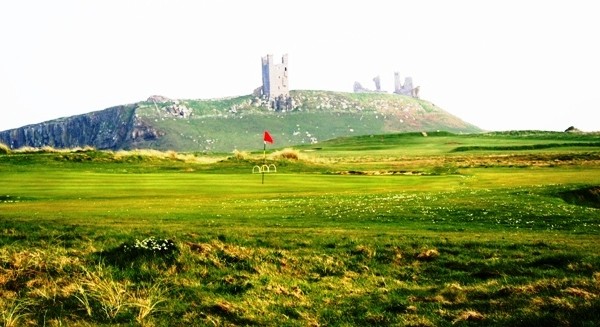 links golf in the shadow of Dunstanburgh Castle
